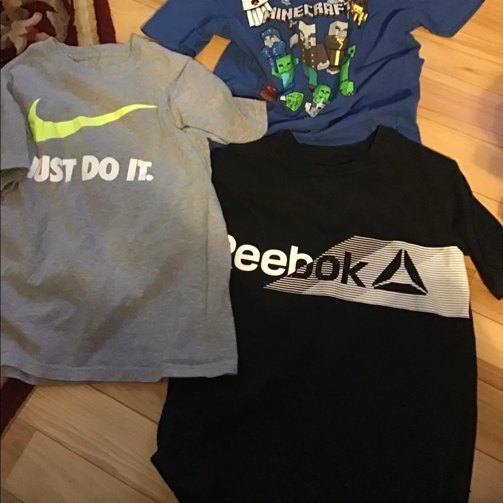 Shirt lot 3 Nike, Minecraft ,Reebok boys sz 8 -m-s  all 3 are 16” chest 21” long - Picture 11 of 15